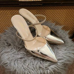 Gold Metallic Slingback Pointed Toe High  Heels - size 8